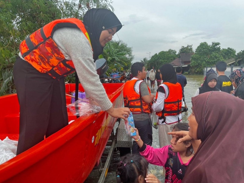 Thai Union Joins Hand to Support Flood-Affected Communities in Southern Thailand 