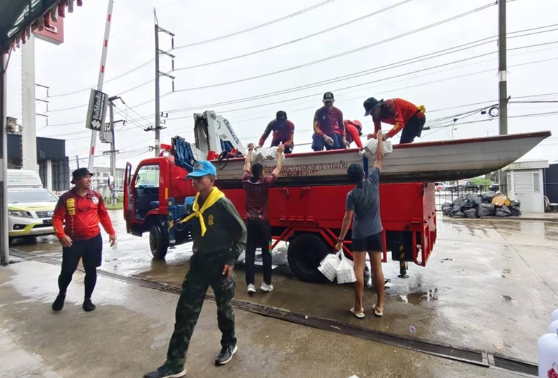 Thai Union Joins Hand to Support Flood-Affected Communities in Southern Thailand 
