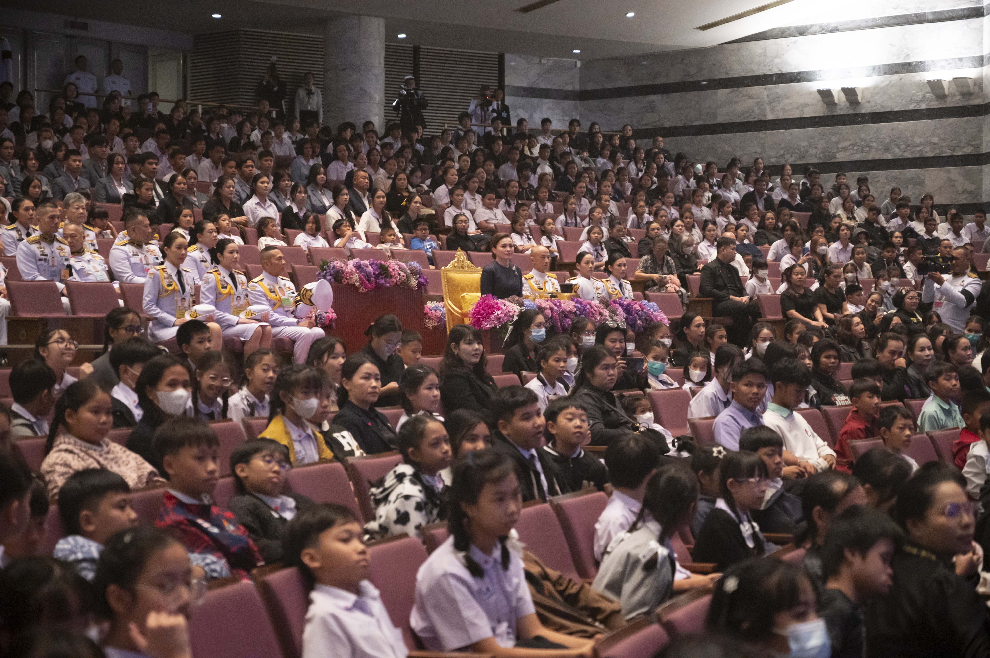 10. บรรยากาศในหอประชุมระหว่างการแสดง 1